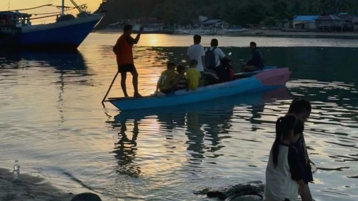 Seperti Ini Rasanya Naik 'Ojek Laut' yang Ongkosnya Rp 5.000  Baca artikel detikTravel